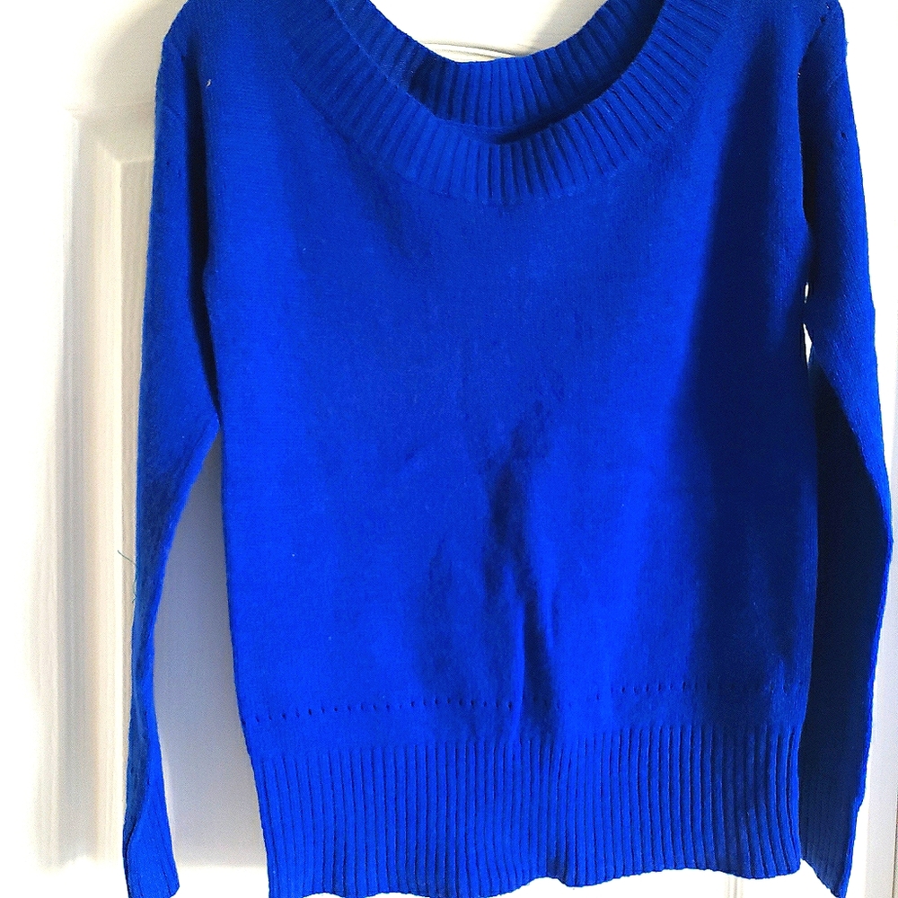 AE • off shoulder wool sweater
